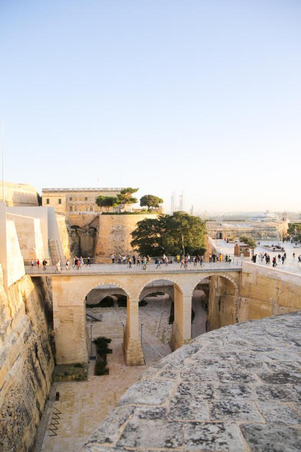 Valletta Triton Apartment ภายนอก รูปภาพ